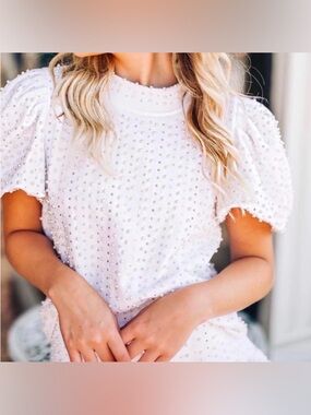 NWT Queen of Sparkles Jewel and Pearl Top in White, sz M